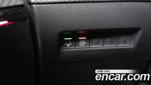 Peugeot 2008 2023 — photo 24