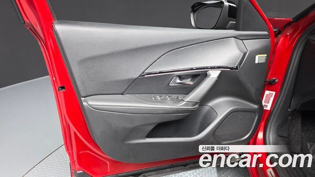 Peugeot 2008 2023 — photo 14