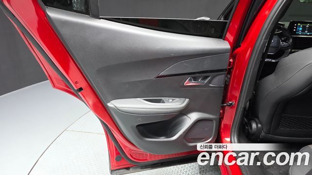 Peugeot 2008 2023 — photo 15