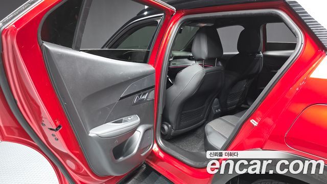 Peugeot 2008 2023 — photo 16
