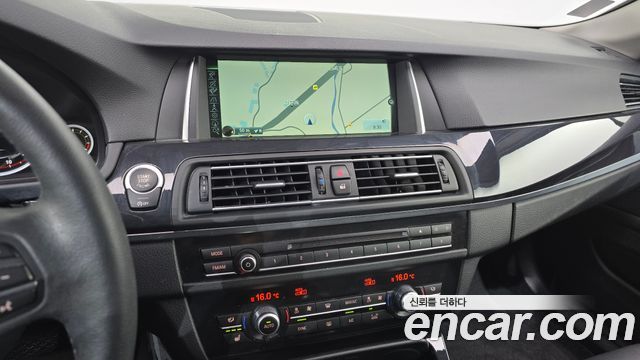 BMW 5-Series 2014 — photo 12