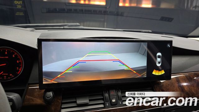 BMW 5-Series 2009 — photo 20