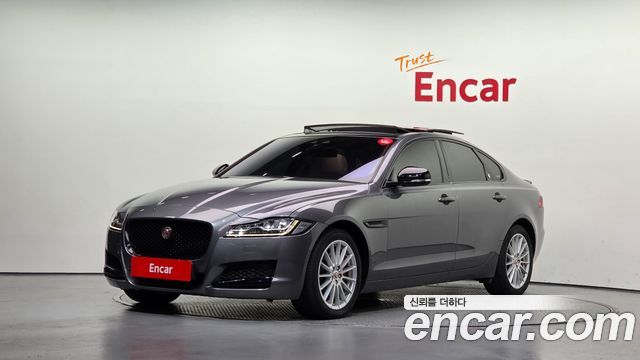 Jaguar XF 2017 — photo 1