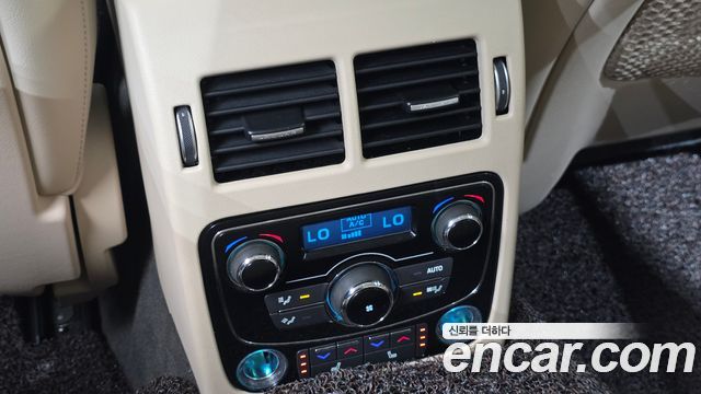Jaguar XF 2017 — photo 18