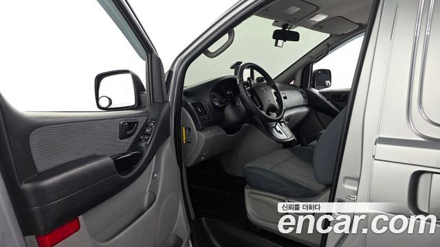 Hyundai Starex 2018 — photo 10