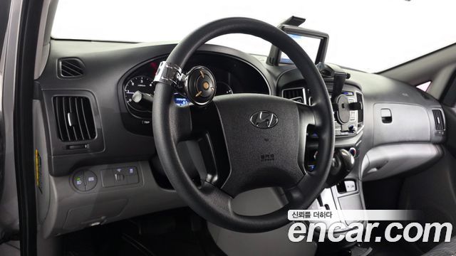 Hyundai Starex 2018 — photo 13