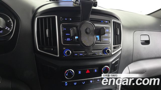 Hyundai Starex 2018 — photo 17