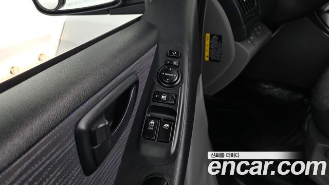 Hyundai Starex 2018 — photo 18