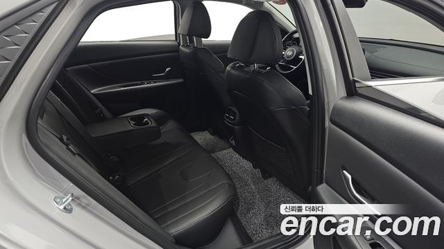 Hyundai AVANTE 2024 — photo 16