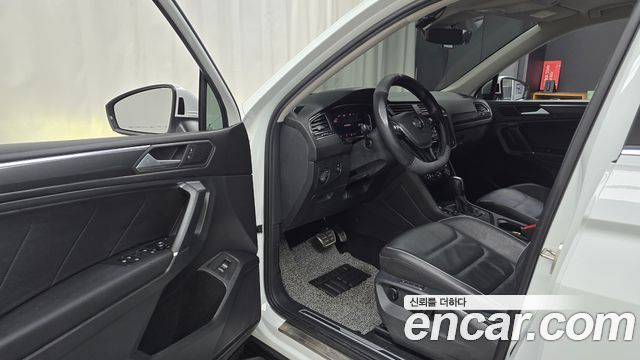 Volkswagen Tiguan 2020 — photo 13