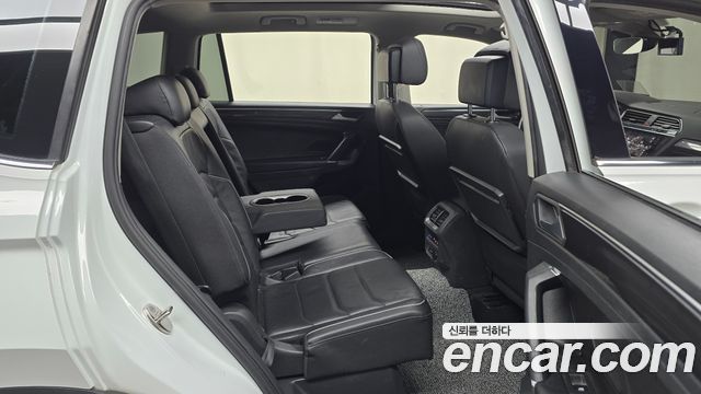 Volkswagen Tiguan 2020 — photo 17