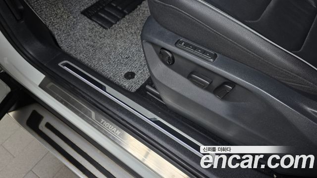 Volkswagen Tiguan 2020 — photo 25
