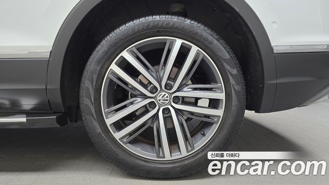 Volkswagen Tiguan 2020 — photo 7