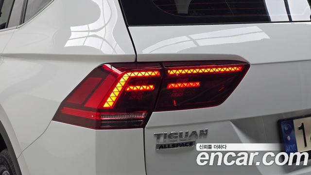 Volkswagen Tiguan 2020 — photo 9