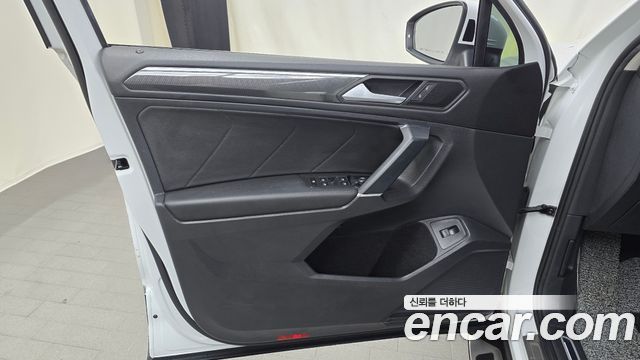 Volkswagen Tiguan 2020 — photo 14