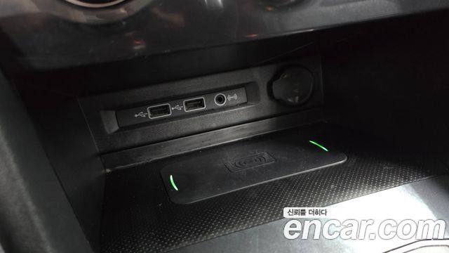 Volkswagen Tiguan 2020 — photo 28