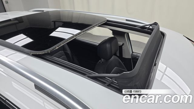 Volkswagen Tiguan 2020 — photo 29