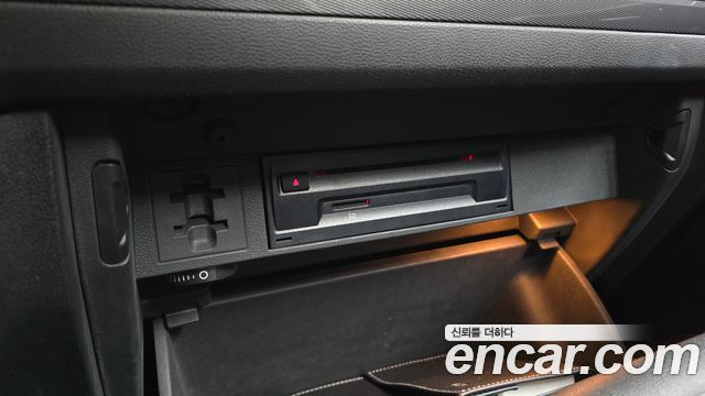 Volkswagen Tiguan 2020 — photo 31