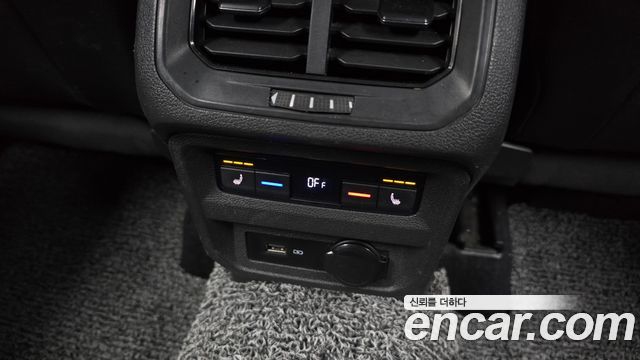 Volkswagen Tiguan 2020 — photo 32