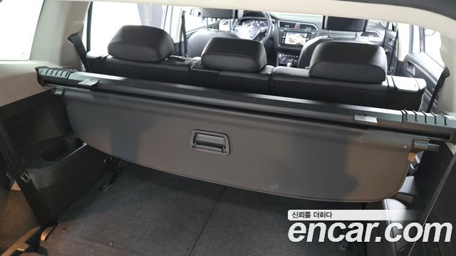 Volkswagen Tiguan 2020 — photo 33