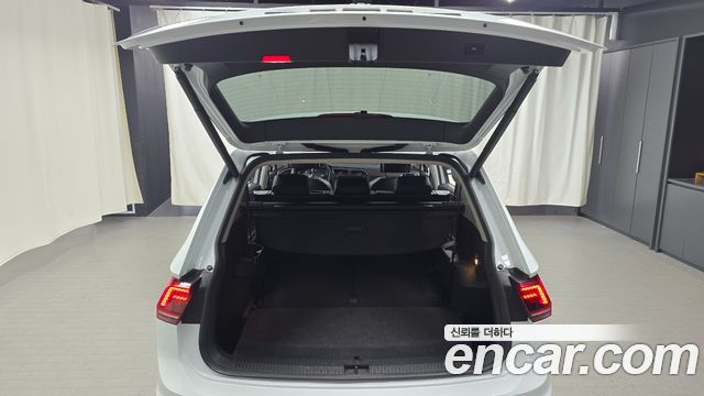 Volkswagen Tiguan 2020 — photo 34