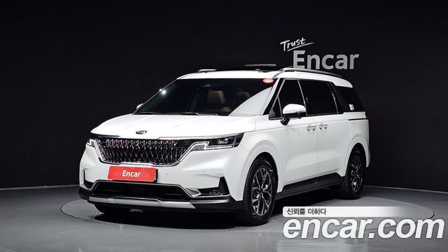 Kia Canival 2021 — photo 1