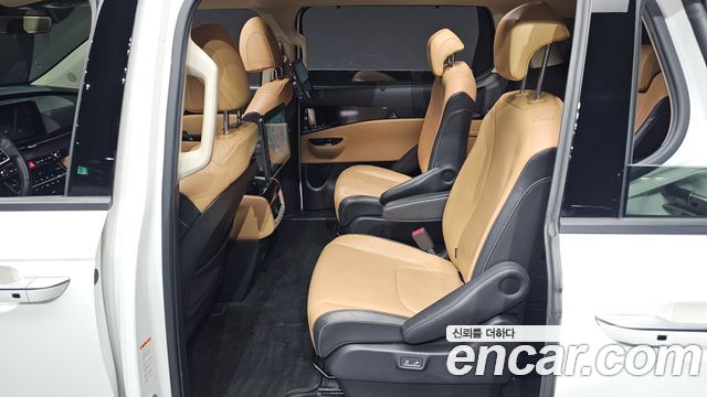 Kia Canival 2021 — photo 18