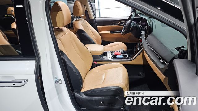 Kia Canival 2021 — photo 16