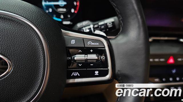 Kia Canival 2021 — photo 31
