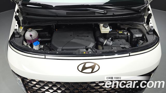 Hyundai Staria 2025 — photo 6