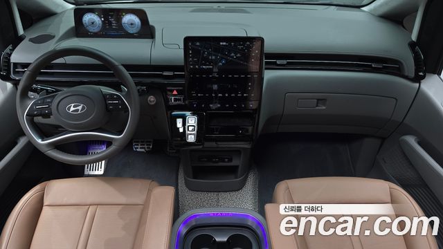 Hyundai Staria 2025 — photo 10