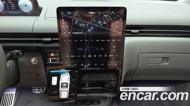 Hyundai Staria 2025 — photo 20