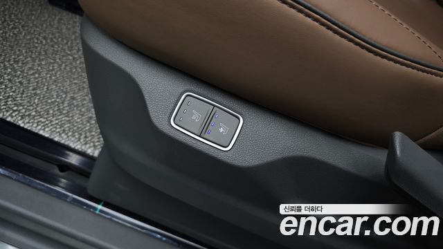 Hyundai Staria 2025 — photo 28