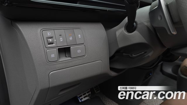 Hyundai Staria 2025 — photo 29