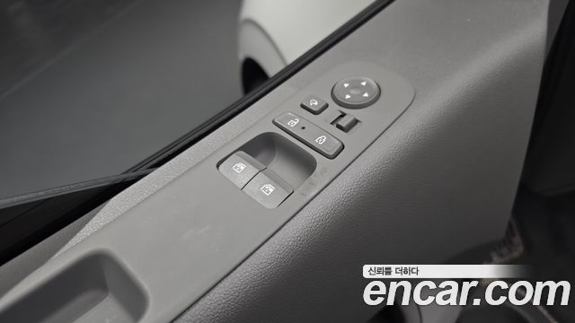 Hyundai Staria 2025 — photo 38
