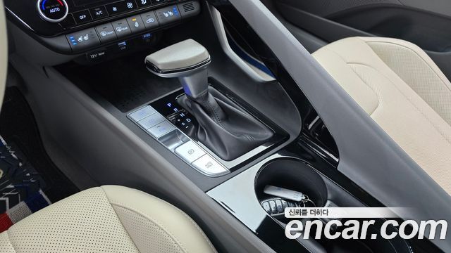Hyundai AVANTE 2023 — photo 12