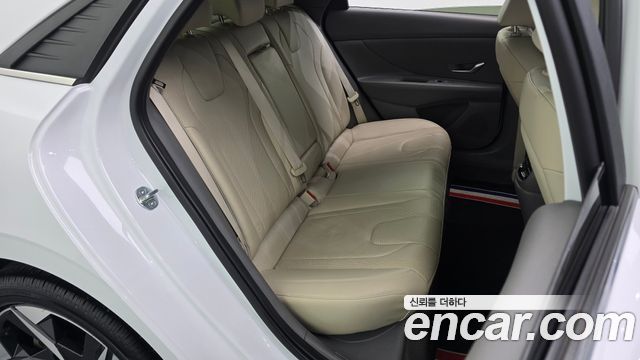 Hyundai AVANTE 2023 — photo 17