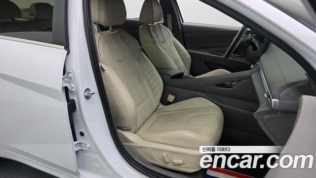 Hyundai AVANTE 2023 — photo 18