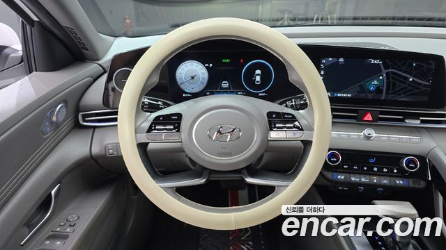 Hyundai AVANTE 2023 — photo 19