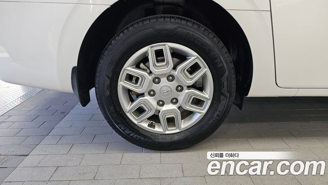 Hyundai Staria 2023 — photo 5