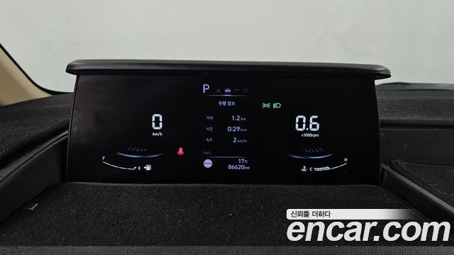 Hyundai Staria 2023 — photo 11