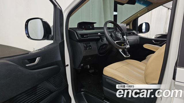 Hyundai Staria 2023 — photo 13