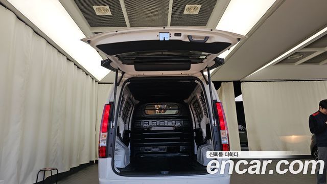 Hyundai Staria 2023 — photo 22