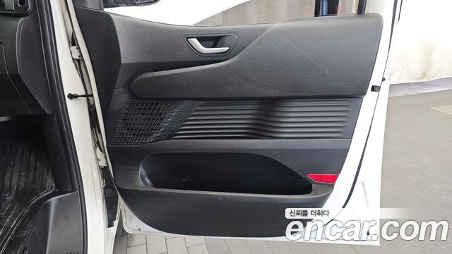 Hyundai Staria 2023 — photo 15