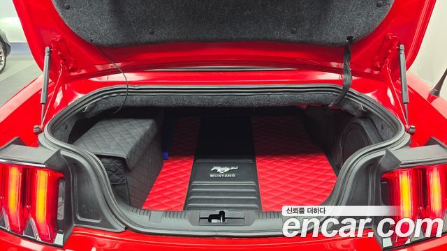 Ford Mustang 2021 — photo 22