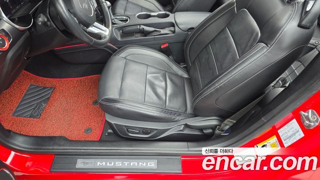 Ford Mustang 2021 — photo 23