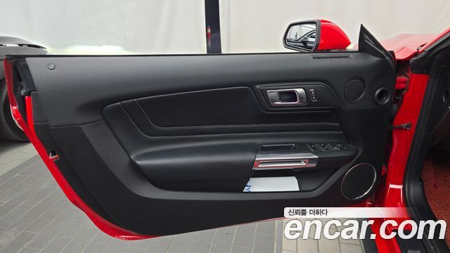 Ford Mustang 2021 — photo 14