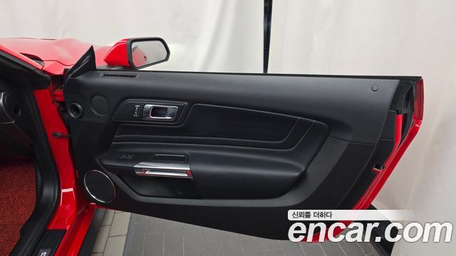 Ford Mustang 2021 — photo 15