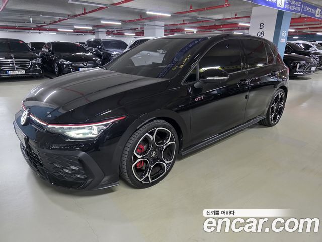 Volkswagen Golf 2025 — photo 3