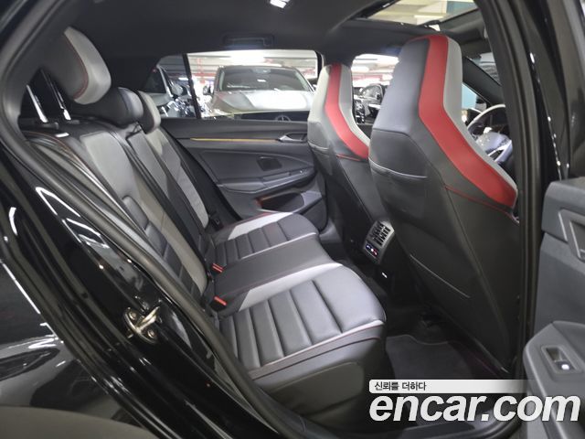 Volkswagen Golf 2025 — photo 9